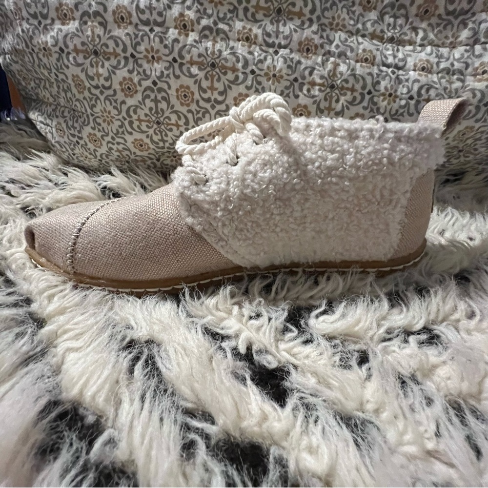 Toms Natural Plush Faux Shearling Bota Metallic Lace-Up Boho Boots - Picture 2 of 10